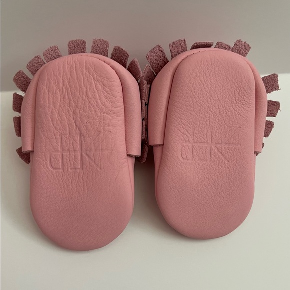 Freshly Picked Moccasins in pink for Babies - Picture 4 of 5